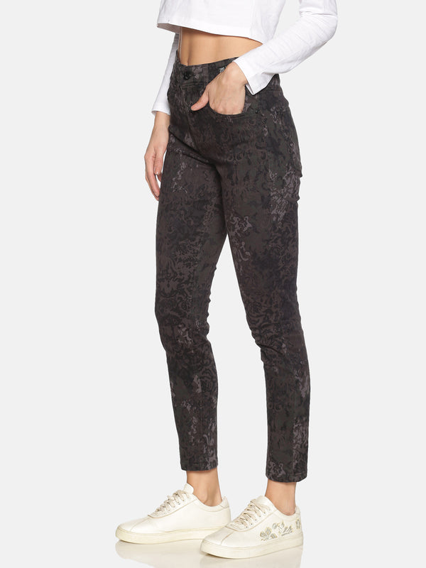 High Waisted Skinny Jeans With Abstract Print And Wash All Over